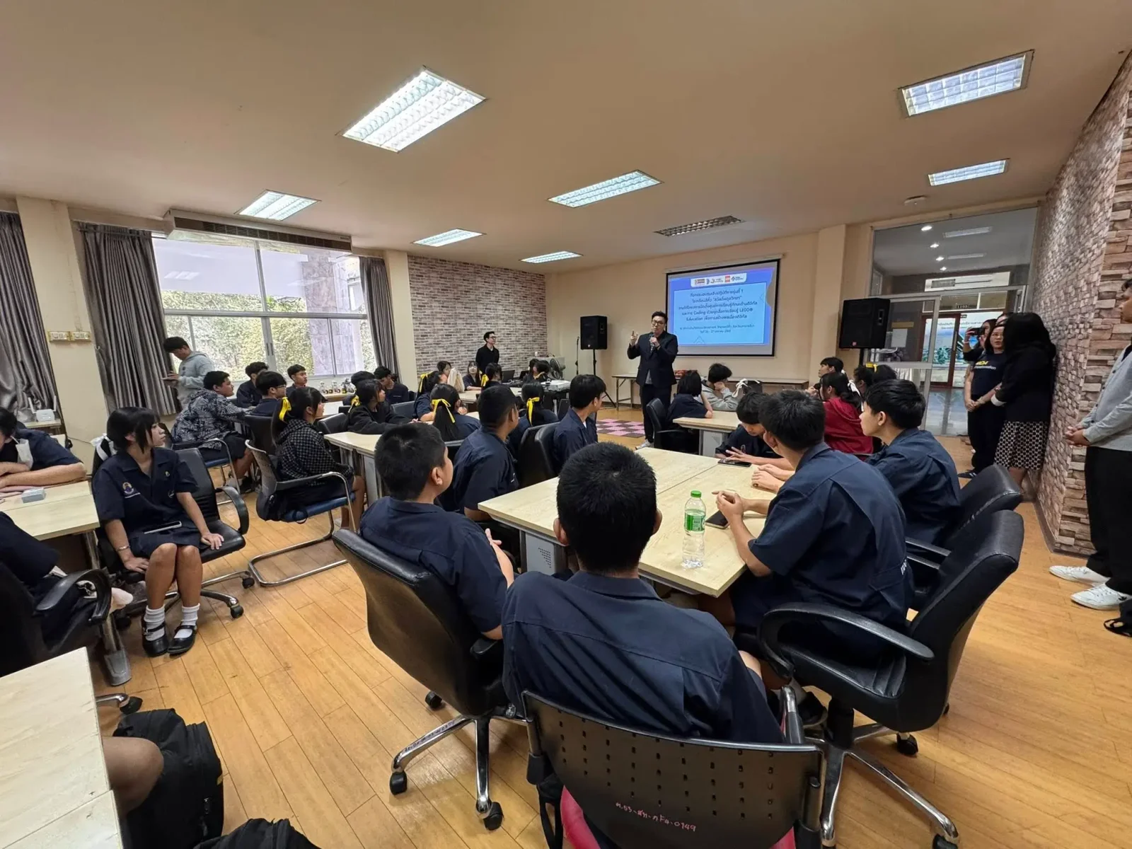 โครงการอบรมทักษะด้านดิจิทัลและการ Coding รุ่นที่ 1 - รุ่นที่ 1 - รูปที่ 7